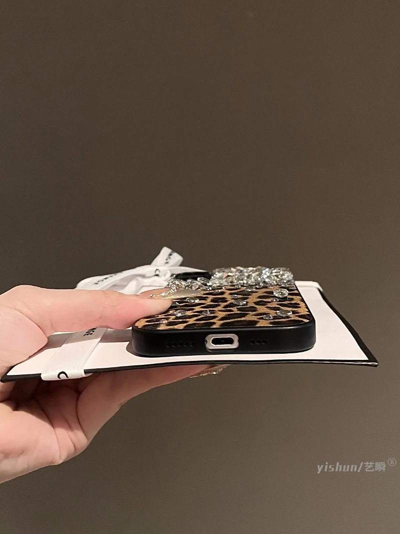 New Suitable for iPhone 16Plus Phone Case 15promax Brown Leopard Print 14pro Rhinestone 13 All Inclusive 12 11 Protective Cover