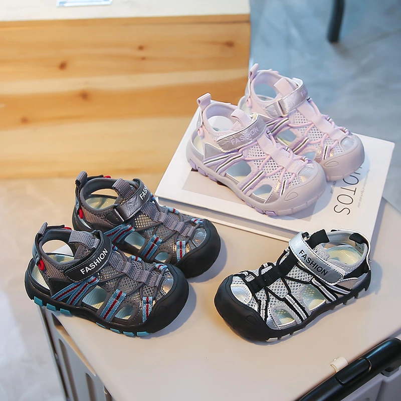 Kids Sandals Toes Capped Hollowed-out Girls Beach Shoes Non-slip Soft Bottom 2026 Summer New Children Sports Sandals Casual