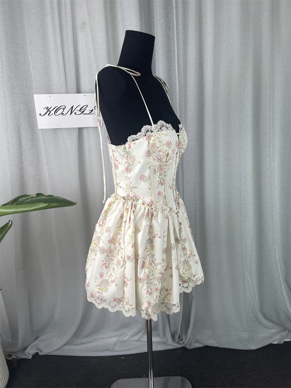 أنيقة زهرة طباعة الدانتيل المرقعة مثير فستان عيد ميلاد المرأة مساء حفلة موسيقية احتفال حفل ملهى ليلي فساتين Vestido