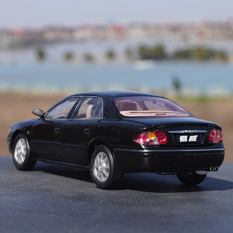 1:18 Original Shanghai GM Buick Regal Car Model The First Generation Regal Alloy Simulation Car Model