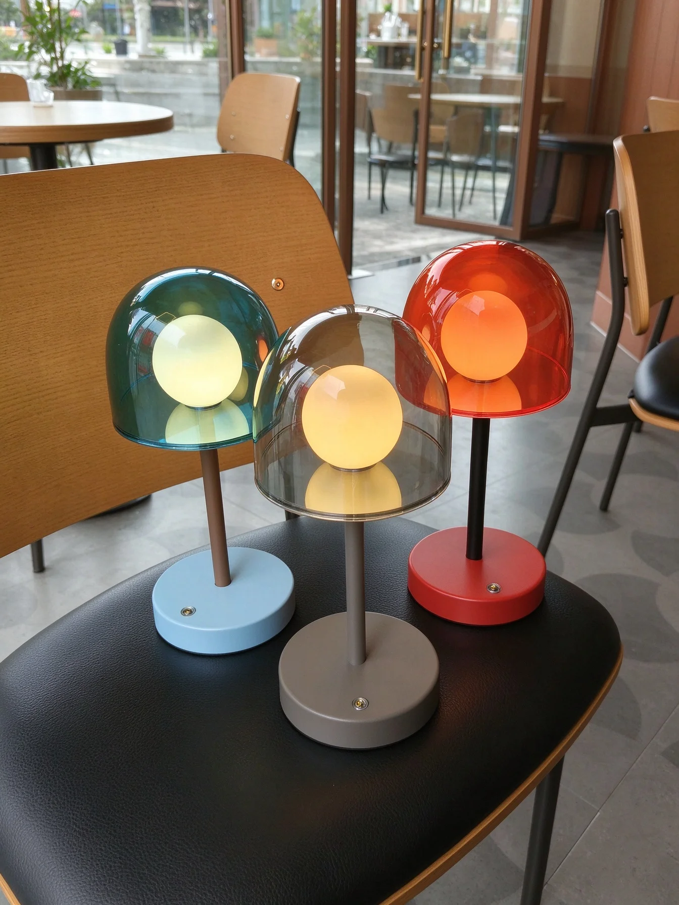 Glass Bed - LED Tricolor Dimmable Mushroom Table Lamp