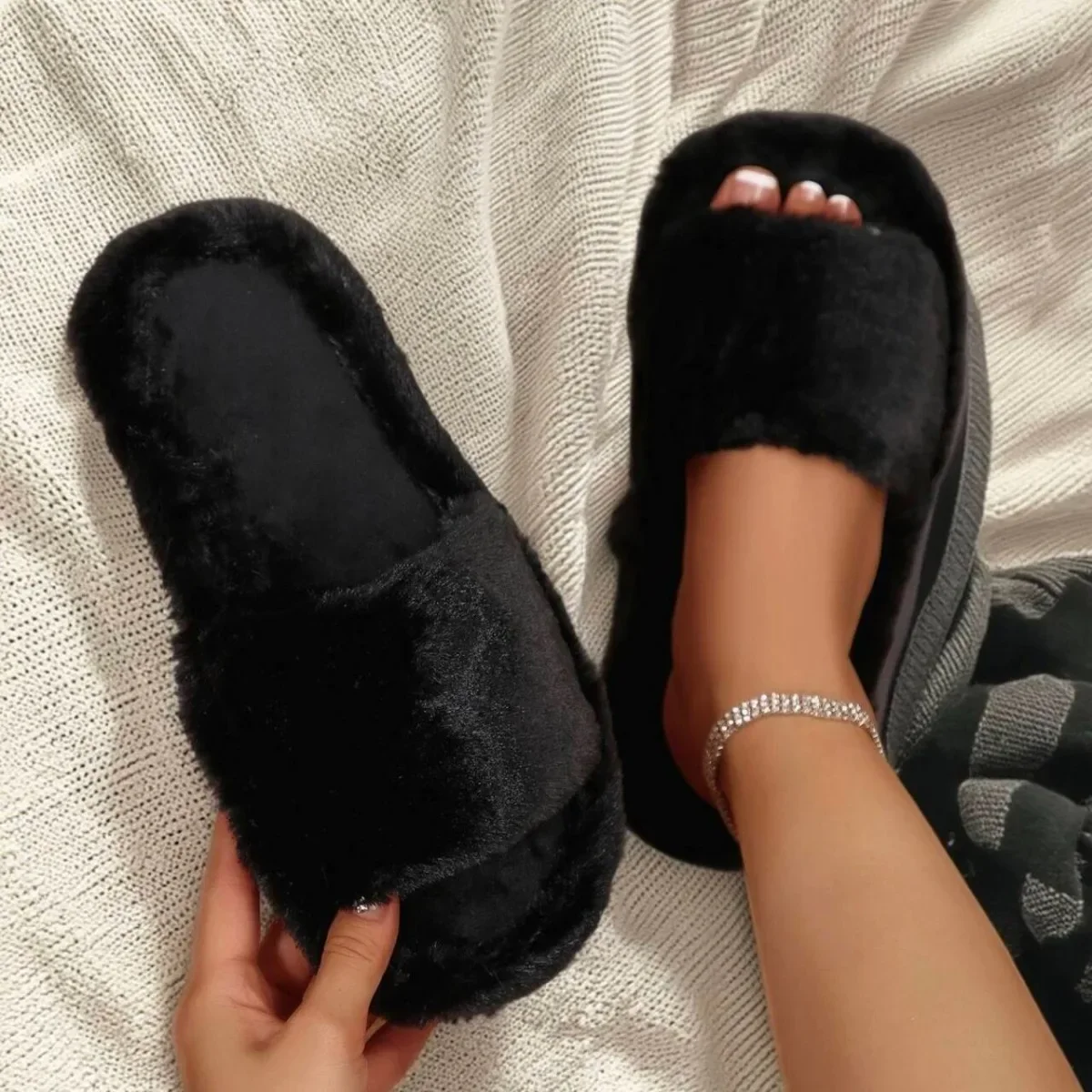 2026 Winter Women Short Plush Home Slippers Lightweight Non Slip Indoor Slippers Woman Soft Sole House Cotton Shoes Flip Flops - view 4