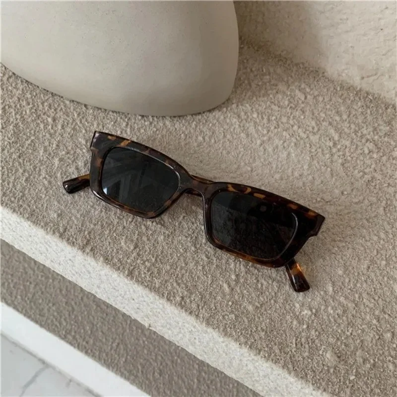 Modische Cat-Eye Retro-Sonnenbrille für Damen und Herren Marken-Vintage-Sonnenbrillen für Frauen und Männer Verspiegelte Outdoor-Reisebrillen