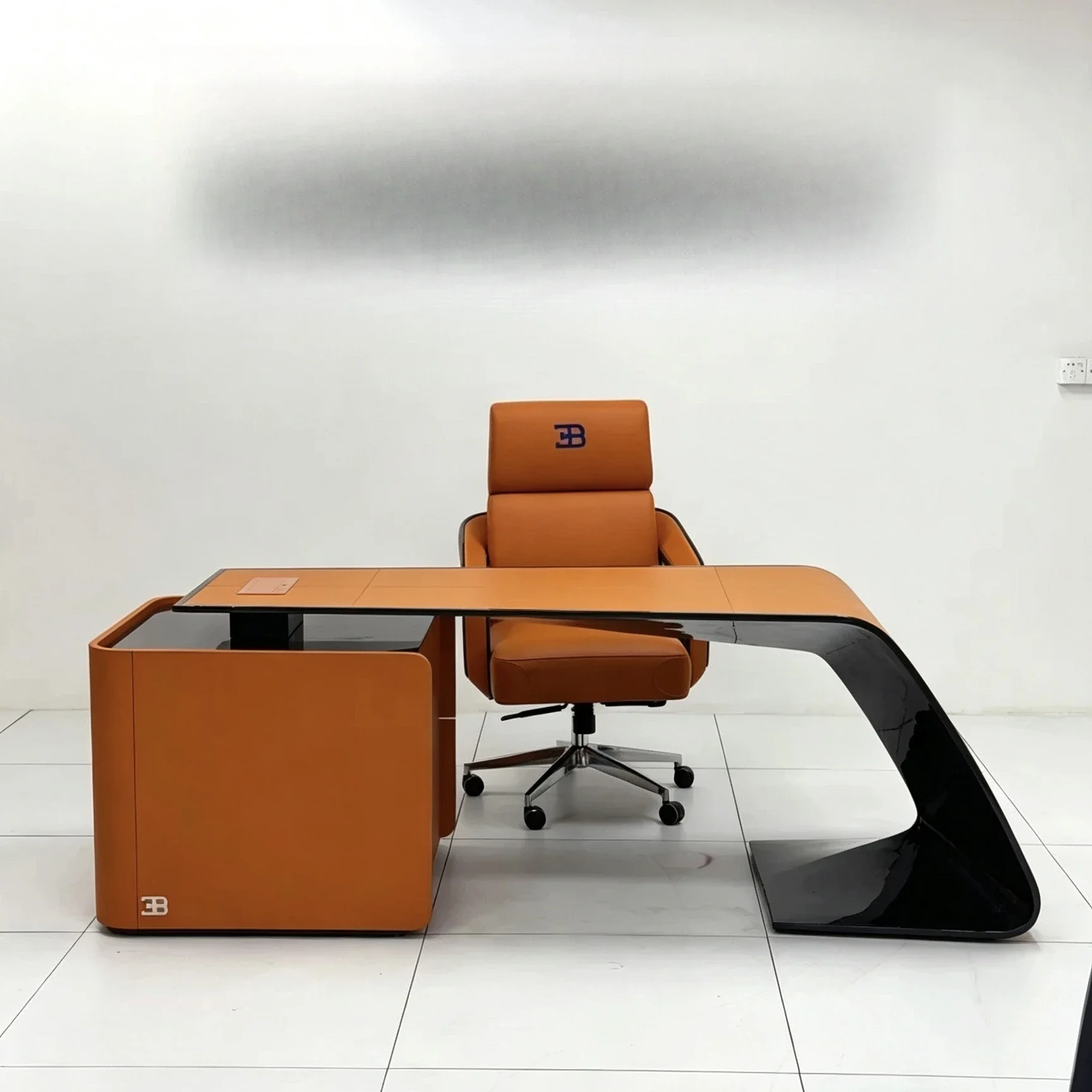 Italian light luxury desk business club boss president high-end carbon brazing short sub-cabinet model