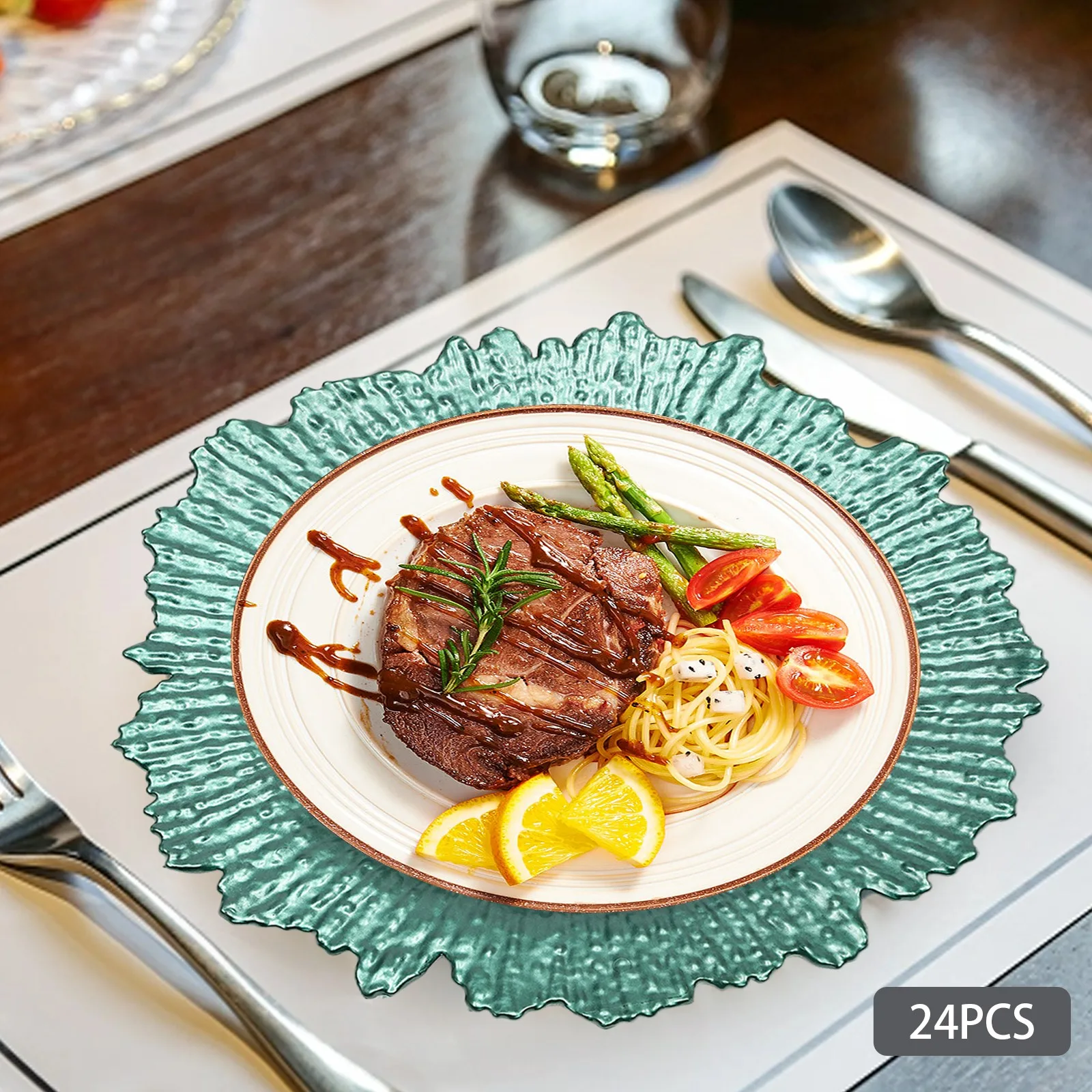 

24-Piece Green Plastic Dinner Plates, Elegant Snowflake Detail for Contemporary Tables