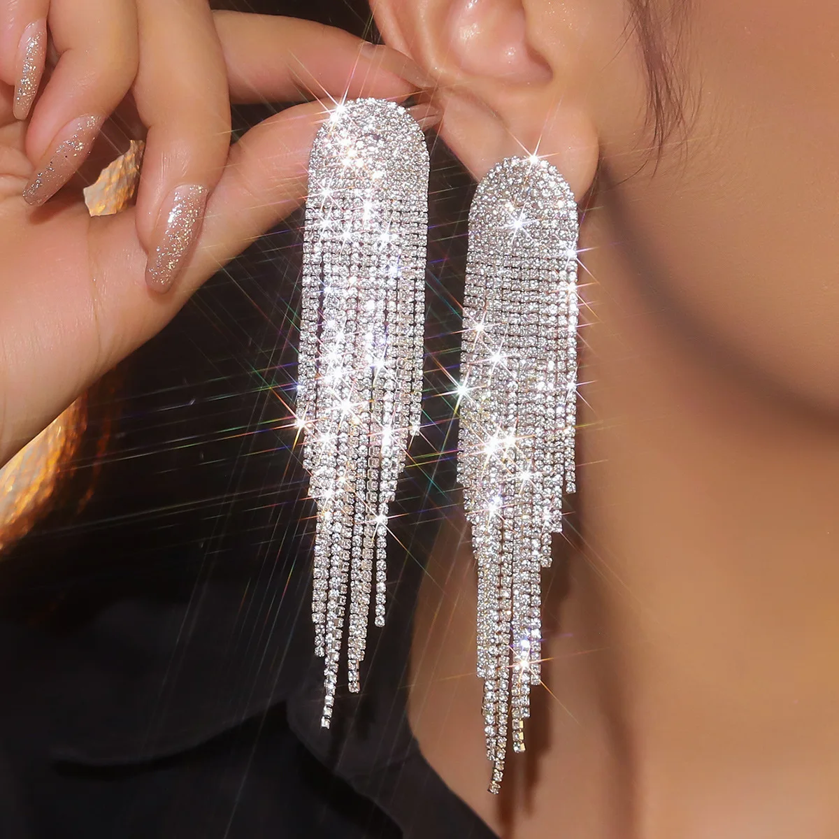 Heavy industry high-end luxury full diamond super flash long fringed earrings, exquisite versatile stud earrings