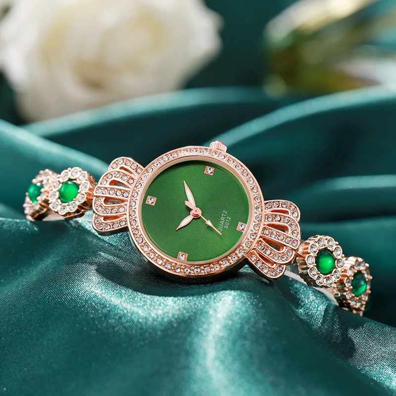 

2023 New Fashion Luxury Rose Gold Crown Watch Women Crystal Watches Metal Quartz Wristwatches Ladies Dress Watches Reloj Mujer