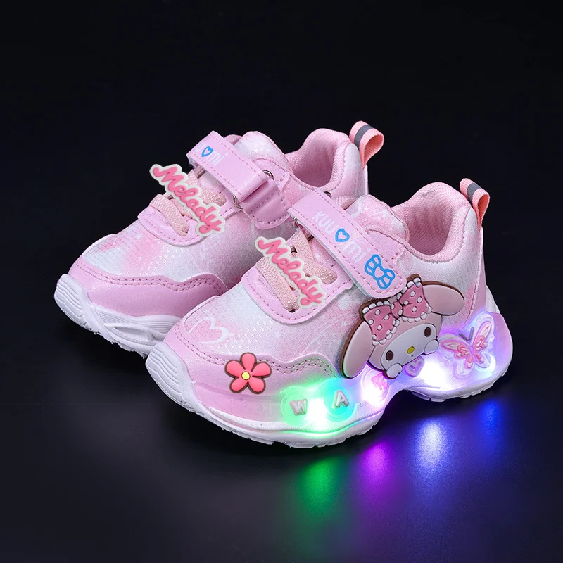 

Новые легкие повседневные туфли Hello Kitty для весны и осени, детская спортивная обувь Sanrio для мальчиков и девочек, обувь для малышей с мягкой подошвой.