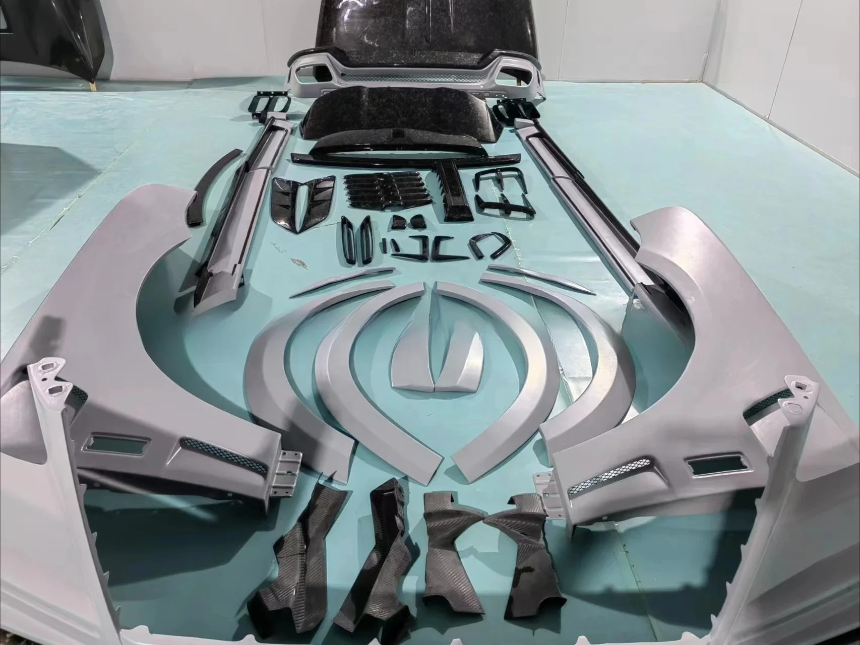 طقم هيكل MS من ألياف الكربون المزورة الجافة لغطاء المصد الخلفي للمصد الأمامي RR Cullinan