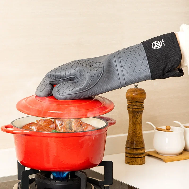 Silicone Insulated Gloves for Microwave Oven Heat-resistant Kitchen Thick Microwave Oven Baking Gloves