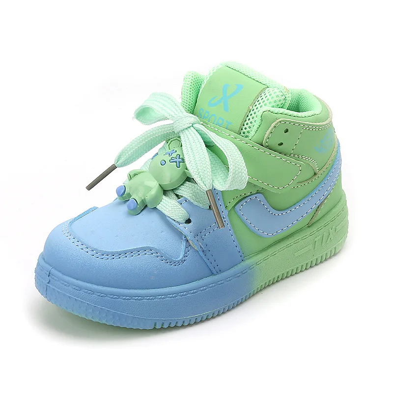 Sneakers2024Spring wysokie buty dziewczęce na co dzień antypoślizgowe Cartoon Boy buty deskorolkowe miękkie buty z podeszwami dla dziecka Single