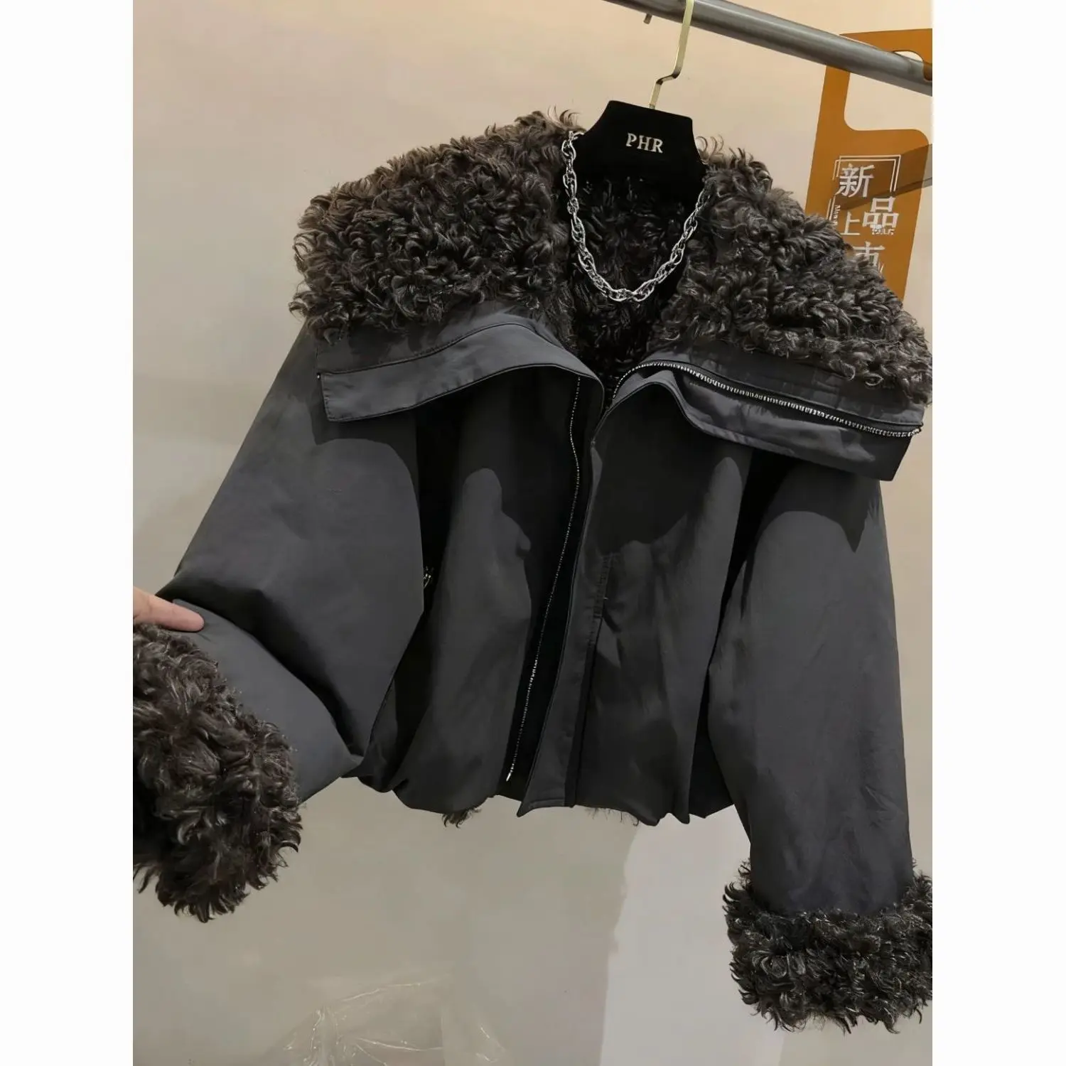 Plush And Thickened Winter Coat New Design With Large Lapel Lamb Fur Cotton Jacket For Women Short-length Parka Outerwear Beige