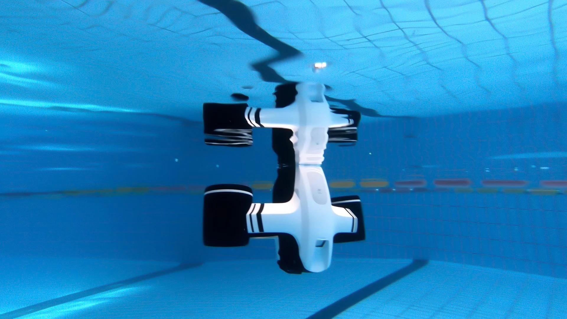 ROBOSEA Seaflyer Scooter Sous-marin Underwater Scooter for Water Sports Swimming Pool & Diving & Snorkeling & Sea Adventures