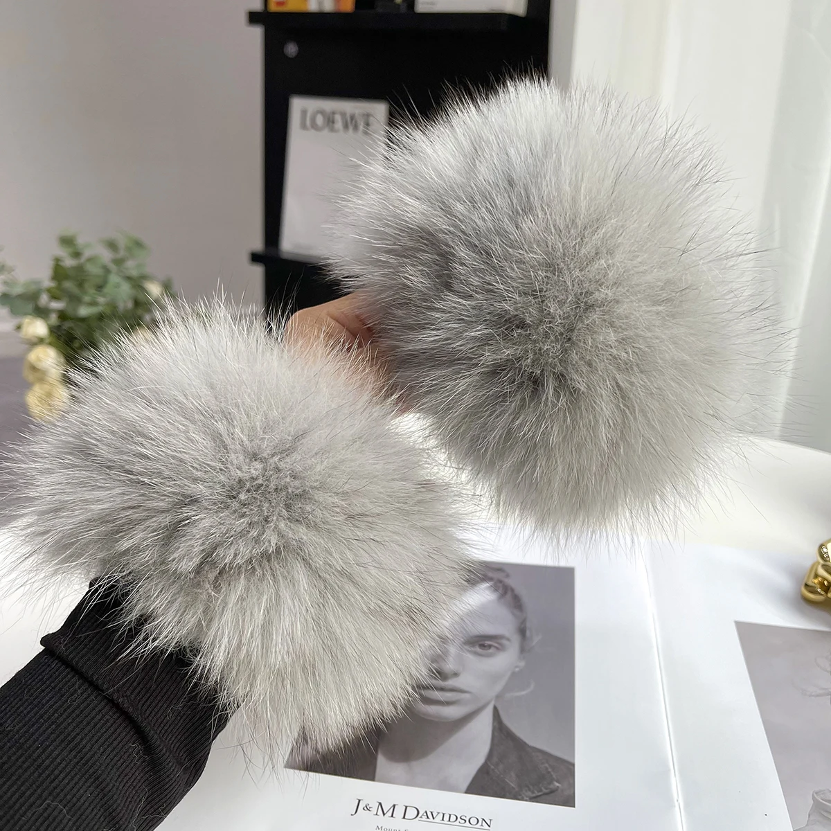 2026 New Style Fox Fur Cuff Arm Warmer Lady Bracelet Real Fur Wristband Glove High Quality Fox fur Cuffs Hot Sale Wrist Warmer