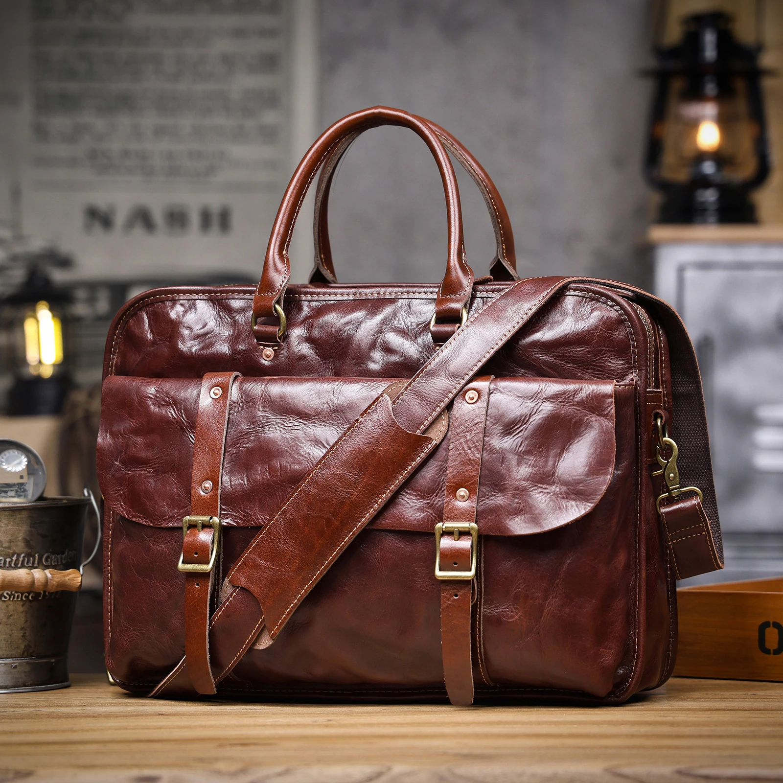 Echtleder Herren-Aktentasche 15 Zoll Laptop-Tasche Einfache Rindsleder-Umhängetasche Pflanzlich gegerbtes Leder Business-Casual-Stil – Detail 13