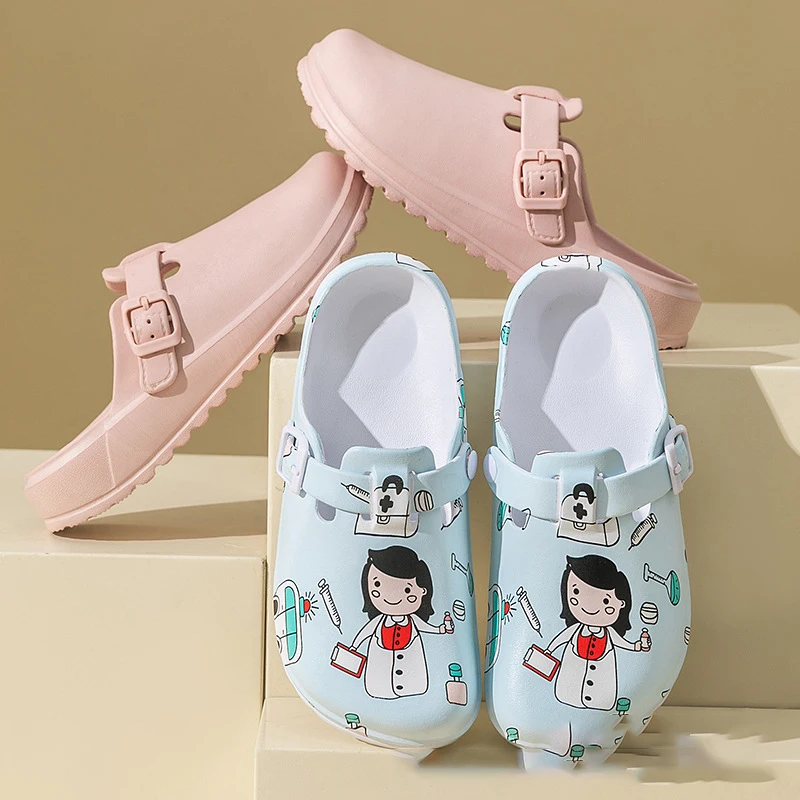 2025 أحذية جراحية جديدة للرجال والنساء قباقيب واقية متخصصة قابلة للتنفس للأطباء والممرضات والصنادل للاستخدام المختبري