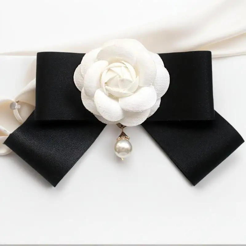 دبوس بروش ربطة عنق سوداء مصنوعة يدويًا؛ تصميم أنيق على شكل زهرة للبدلات النسائية والقمصان البيضاء