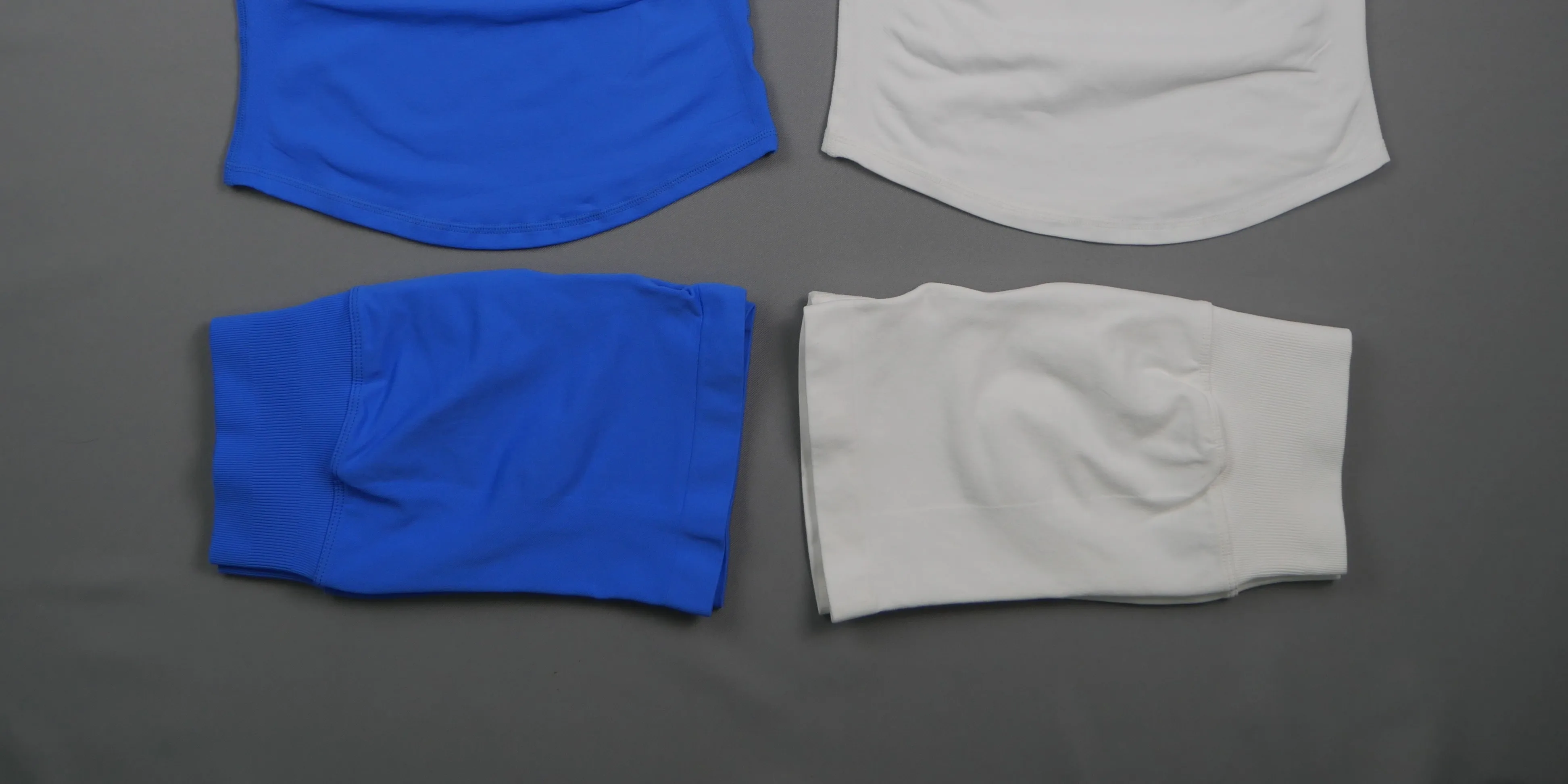 Nahtloses 2-Teiliges Sportset für Damen, Kurzarm-Oberteil, Hochtaillierte Shorts, Schnelltrocknend, Hochelastisch, Atmungsaktiv, für Yoga, Fitness und Workout – Detail 10