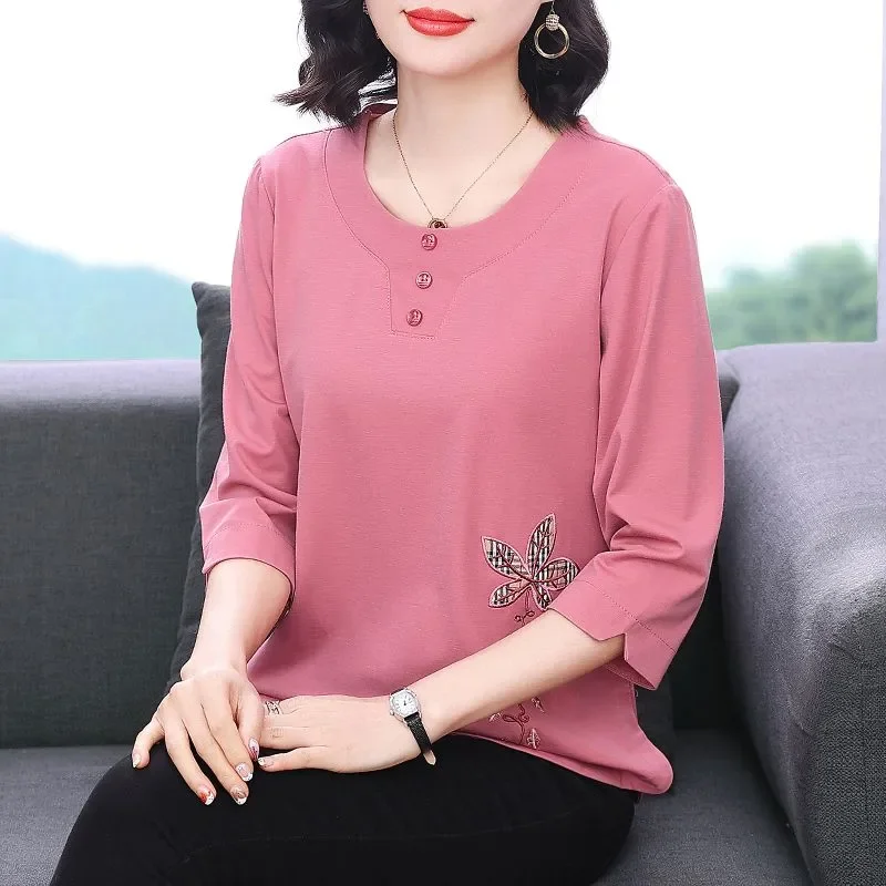 Summer Round Neck Embroidered Three-quarter T-shirt for Middle-aged Elderly People New Loose Mother Tops for Women