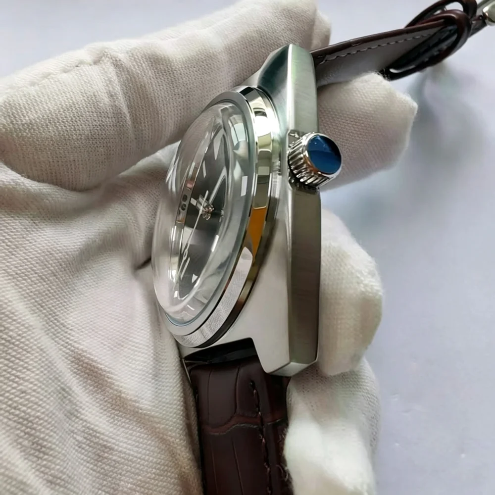 Große Herrenuhr, mechanische Armbanduhr, Automatik, Vintage 1960, Uhr Vostok Amphibia, Handaufzug, rechteckige Uhr. – Detail 4