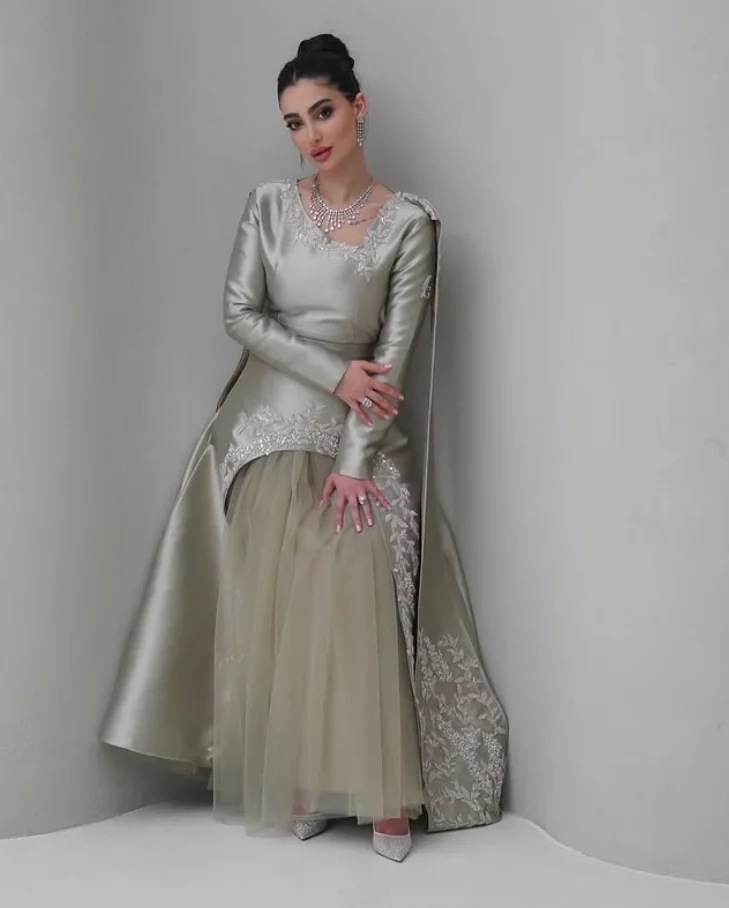 

Silver Grey Saudi Arabic Evening Formal Dresses Long Sleeve Crystal Applique Customized Jersey Prom Gown Garment