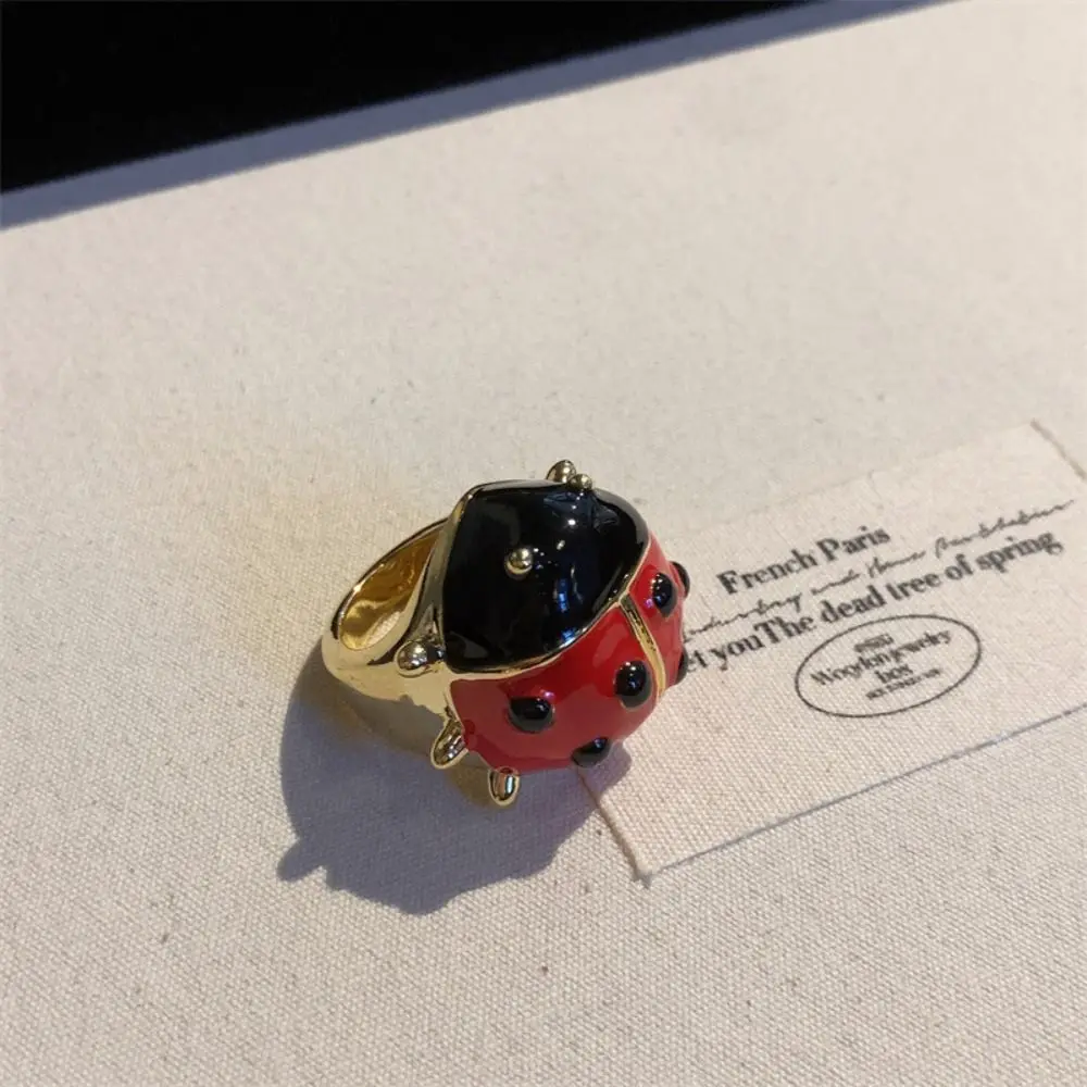 Coccinella Septempunctata الخنفساء بالتنقيط النفط الدائري الحشرات نازف النفط اللوحة الدائري الكورية نمط سبيكة مكتنزة المينا الدائري زوجين