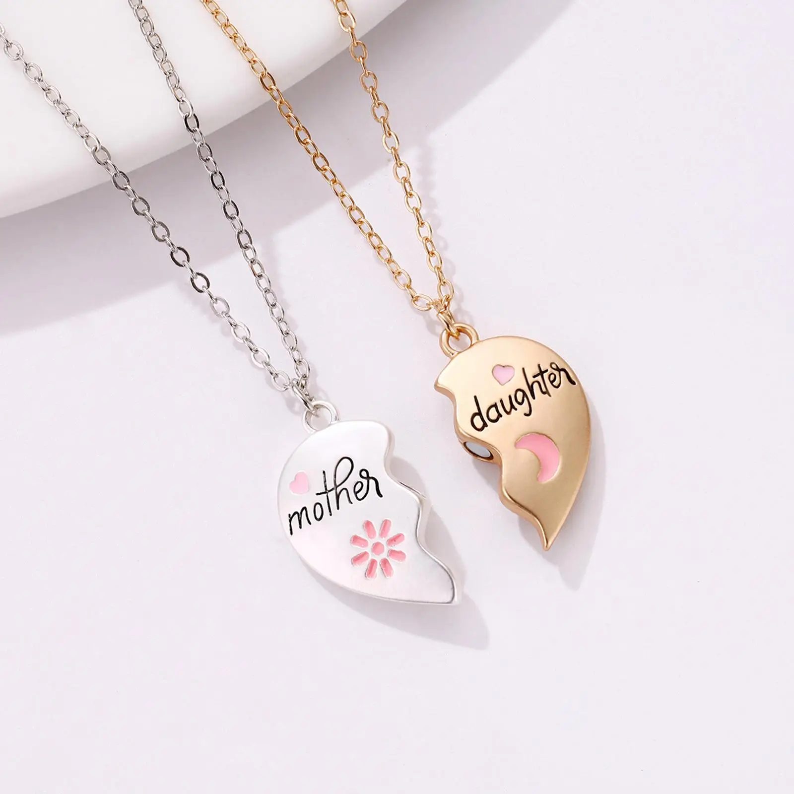 2Pcs Mother Daughter Heart Necklace Elegant Jewelry Fashion for Women Girls for Festival Valentines Party Engagements Girlfriend