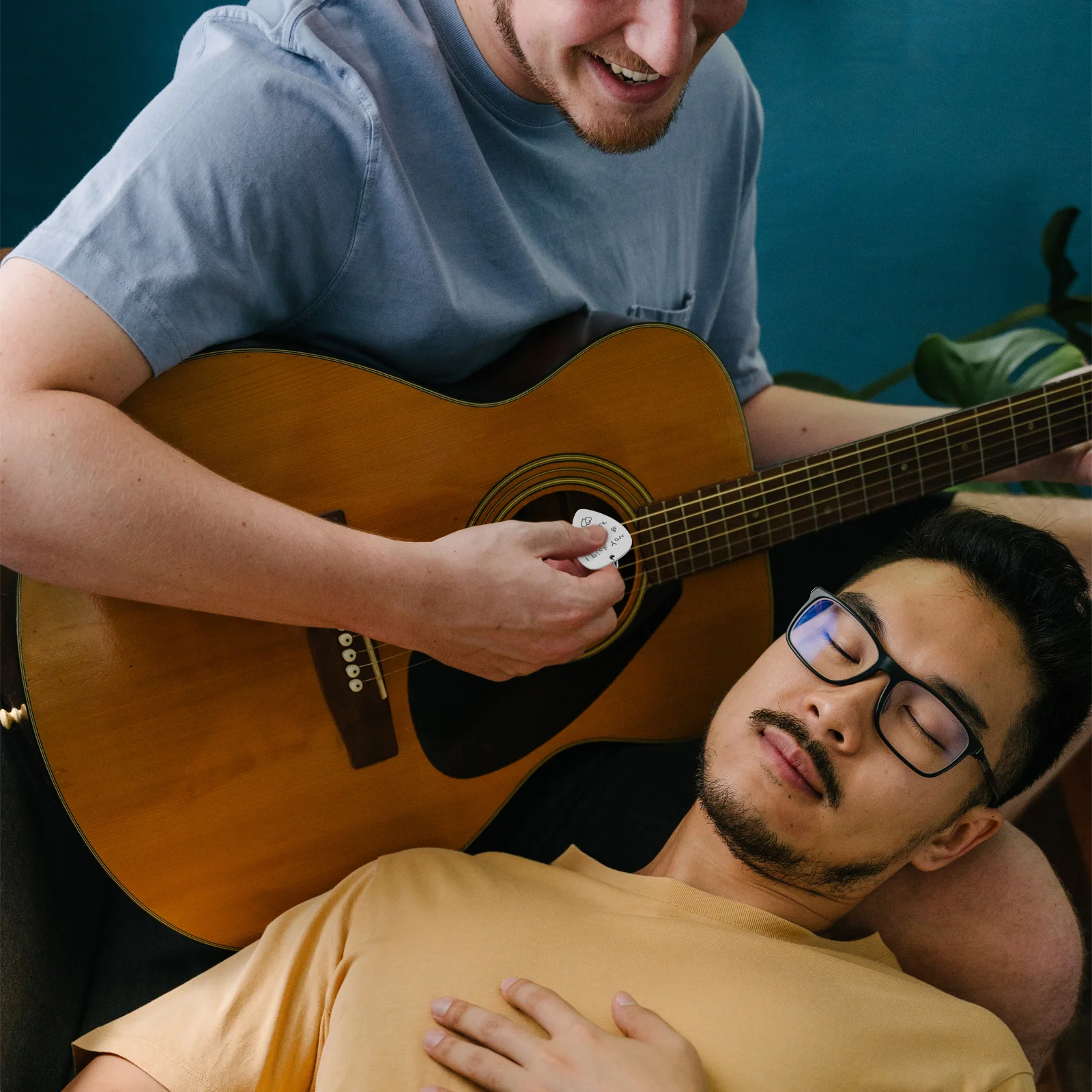 الفولاذ المقاوم للصدأ الغيتار اختيار قلادة تصميم مريح باس اختيار قلادة المحمولة الغيتار الريشة للمبتدئين #4