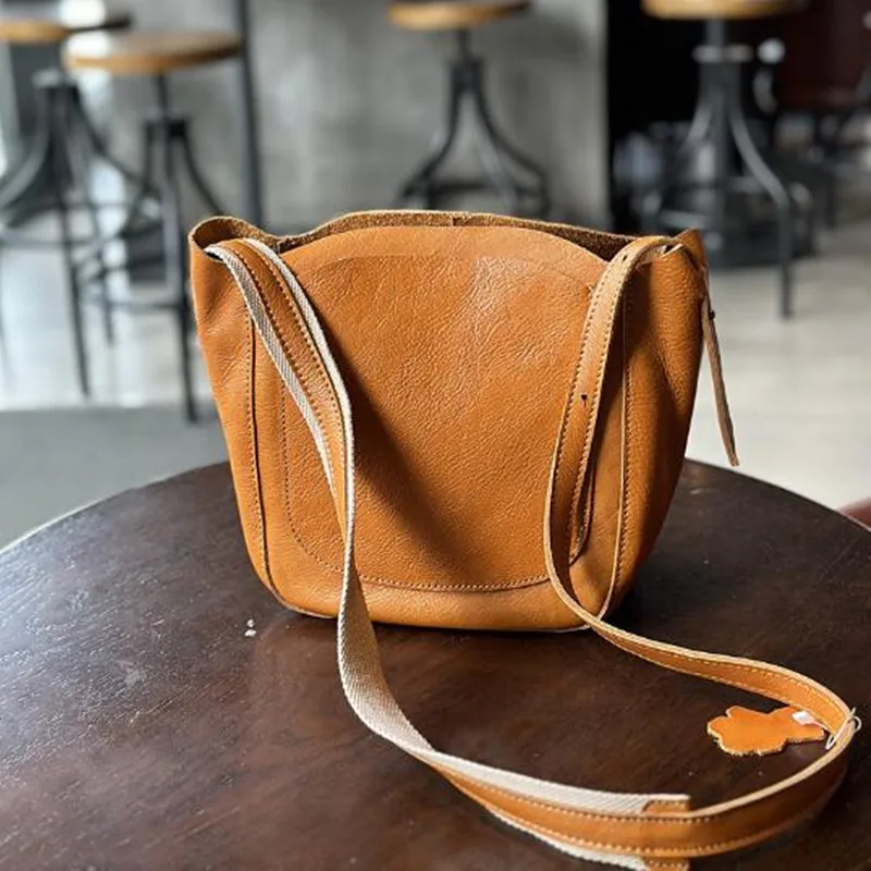 Garbowana torba crossbody ze skóry bydlęcej koreańska skórzana torebka luksusowy Design torby na ramię Crossbody na telefon w stylu Vintage