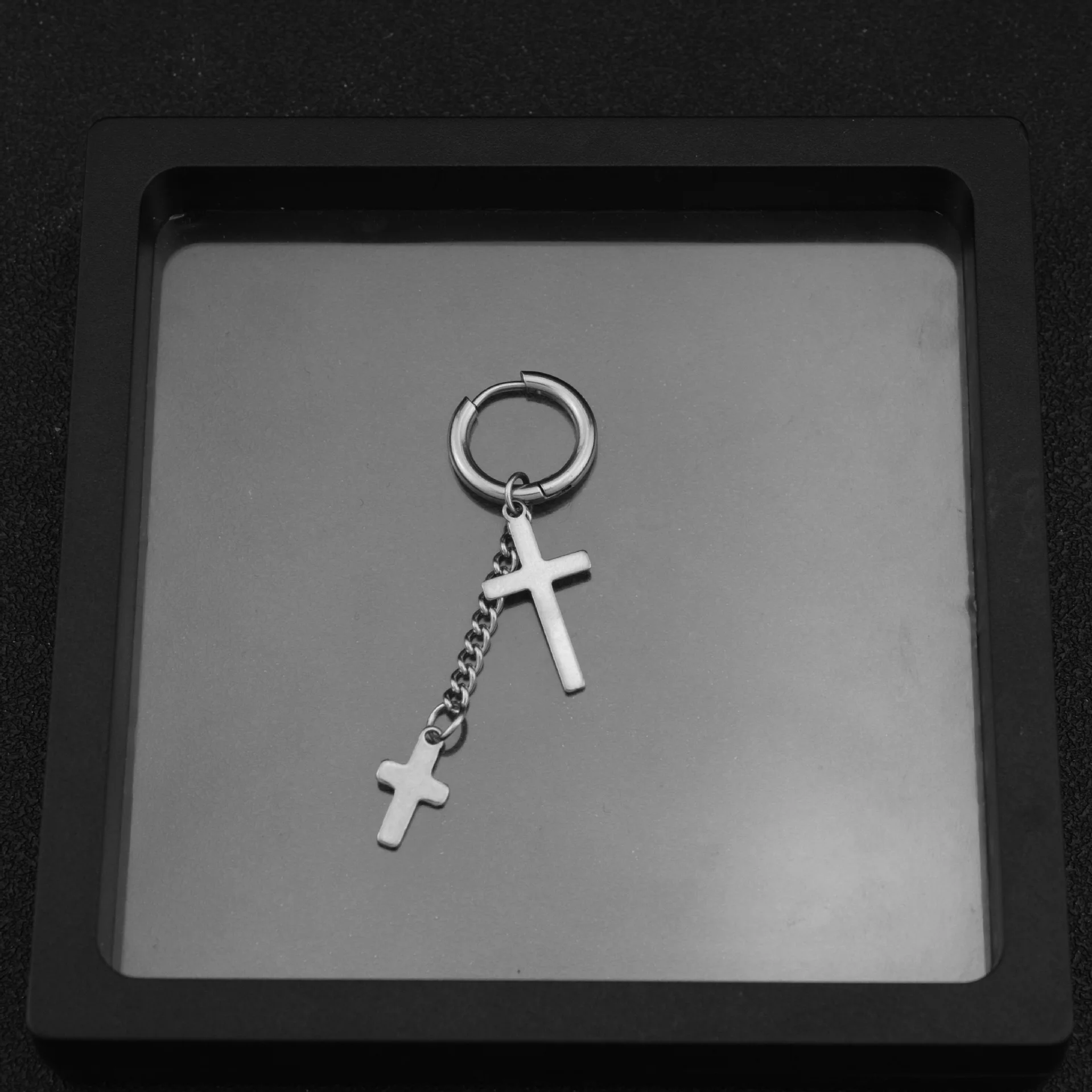 شرابة الصليب Huggie هوب أقراط للرجال، الفولاذ المقاوم للصدأ سلسلة الصليب قرط كبس، الهيب هوب العصرية مجوهرات هدايا