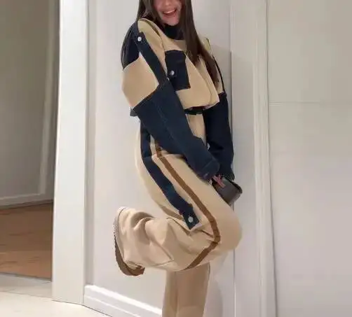 

Женский наряд из двух предметов 2026Весна-Осень Новый воротник-стойка с длинным рукавом и карманом на молнии Топ и повседневный комплект широких брюк