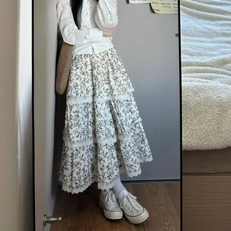 

2025 Korean Retro Lace Patchwork Floral Cake Half Skirt for Women Simple Design High Waist Long Dress
