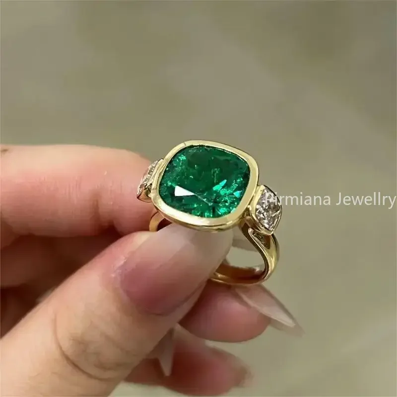 Pirmiana Custom Design 6.11ct Cushion Cut Lab Grown Emerald Ring 18K Yellow Gold Setting Top Colombia Color Material Emerald