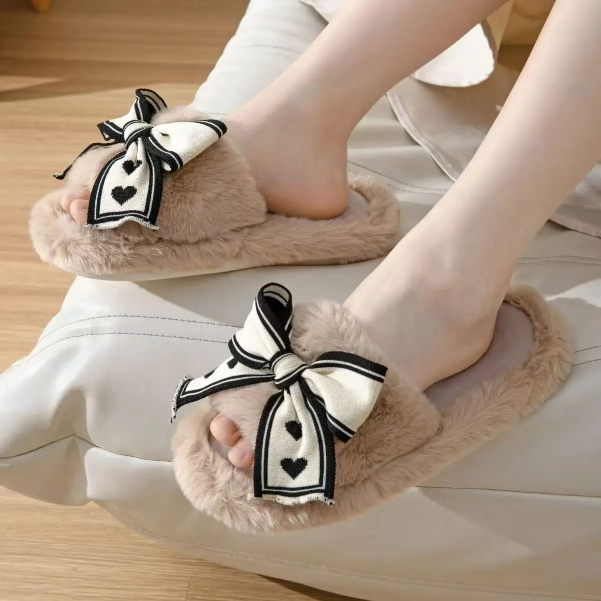 Women Autumn Winter New Bowknot One word Plush Slippers Soft Sole Non Slip Comfortable Home Slippers Wood Floor Slippers