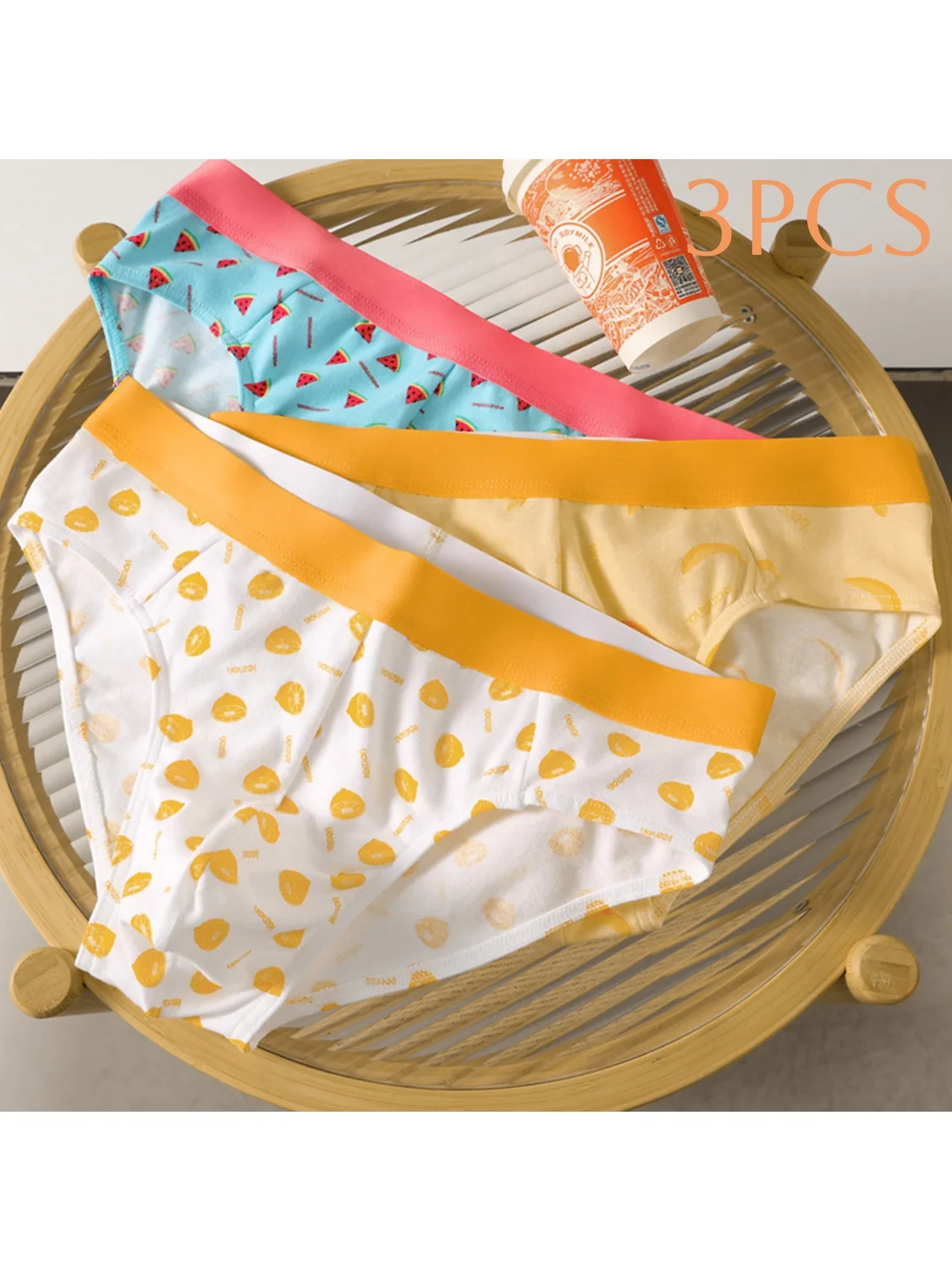 Three-Piece Set of Men's Cotton Fresh Fruit Print Breathable Skin-Friendly Comfortable Briefs for Young Men, Mid-Waist Elastic Personalized Underwear