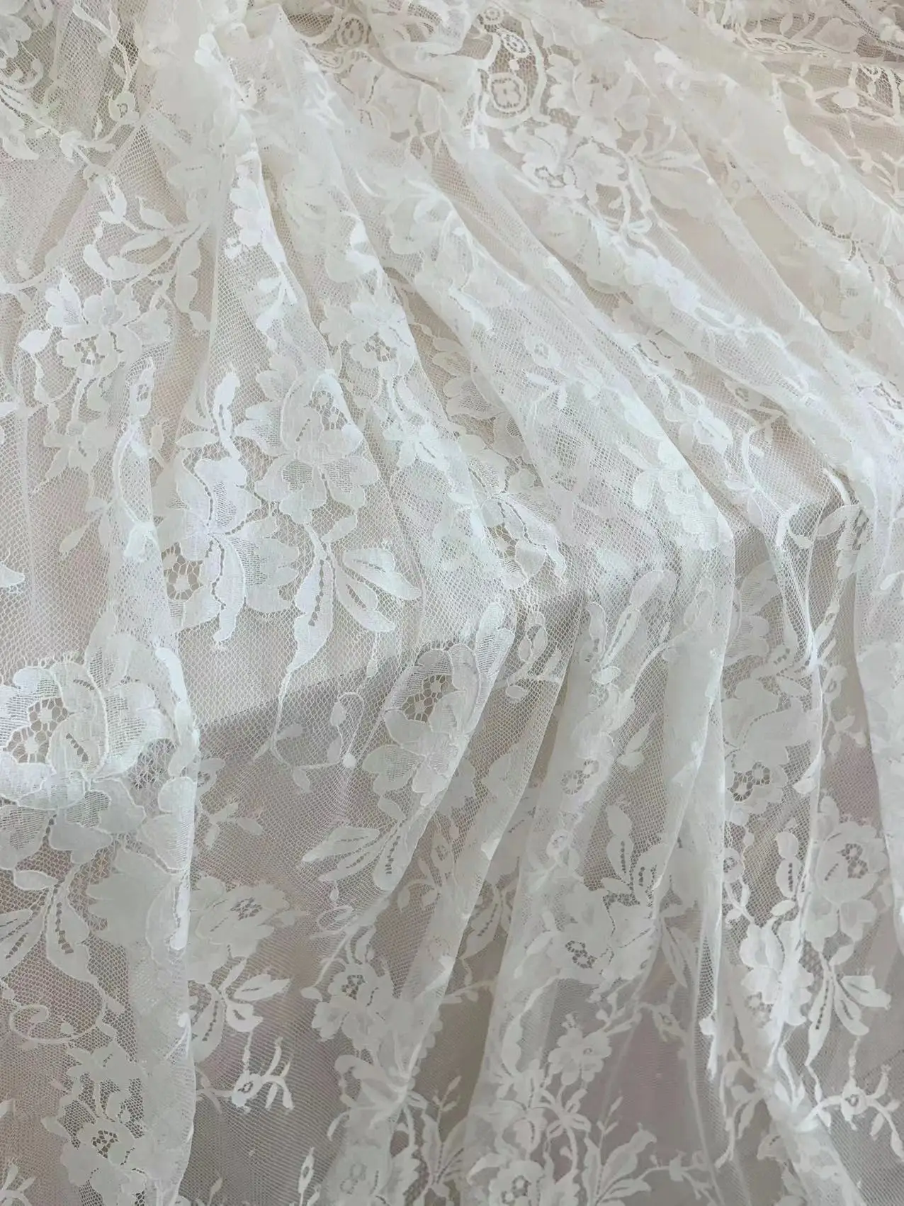 1.5*1.5 Meters Ivory Chantilly Flowers Lace Fabric Mesh Fashion Gauza for Clothing,Bodice Decoration,Curtain,Sexy Wedding Dress