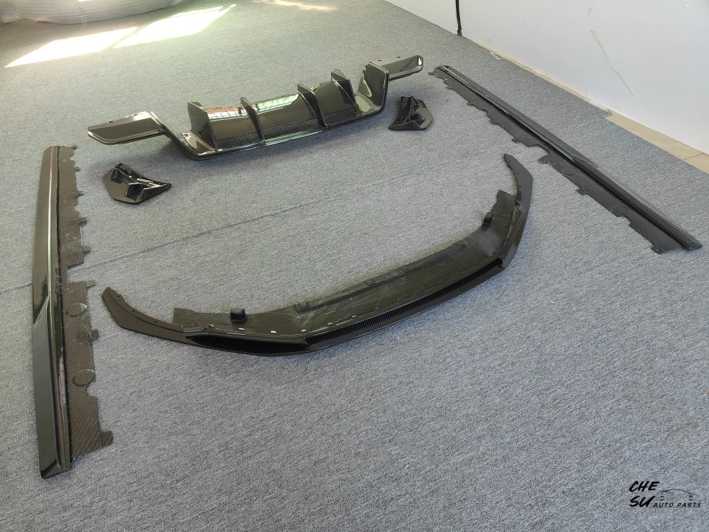 P-style Carbon Fiber Body Kit for R8 16-18 Upgrade, Front Bumper Lip Rear Diffuser Side Skirts Car Kit, Car Tools