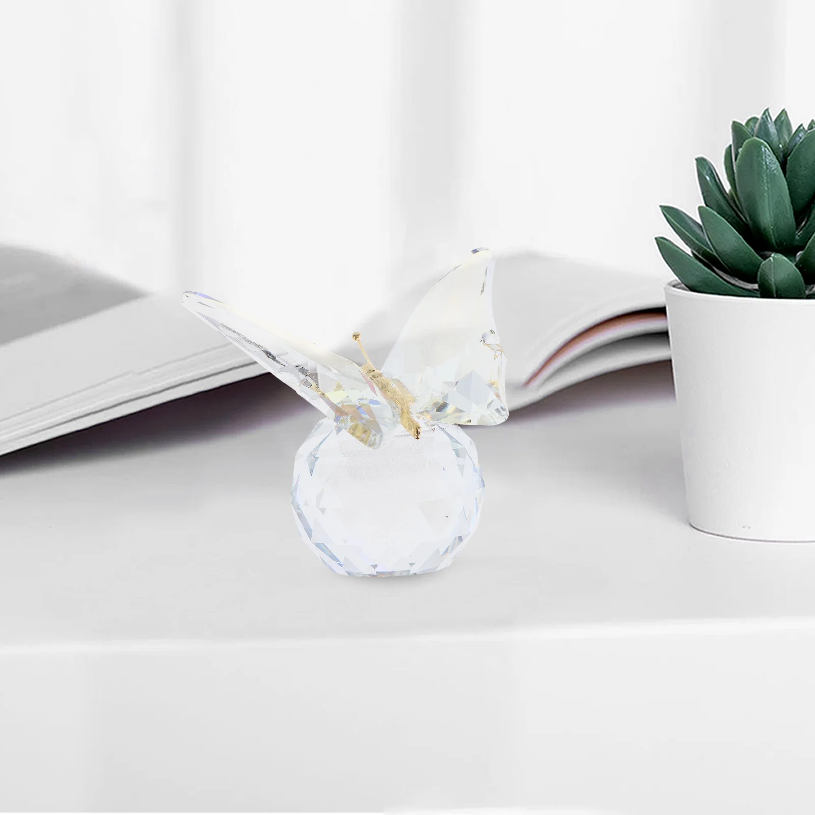 

Crystal Butterfly Sculpture Detailed Craftsmanship Luxury Desktop Shelf Living Room Decoration Glass Animal Statue