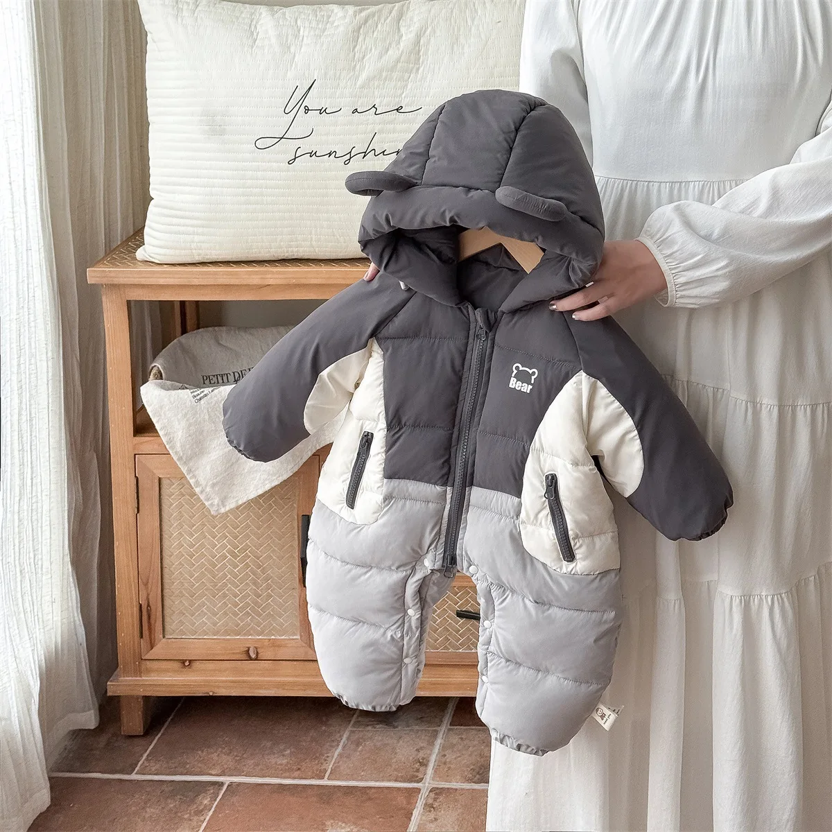 

Новый зимний наряд Rer для маленьких мальчиков 2025 года, хлопковый тюнет, повседневный костюм для скалолазания на открытом воздухе, модный дизайн, застежка-молния с высокой талией...