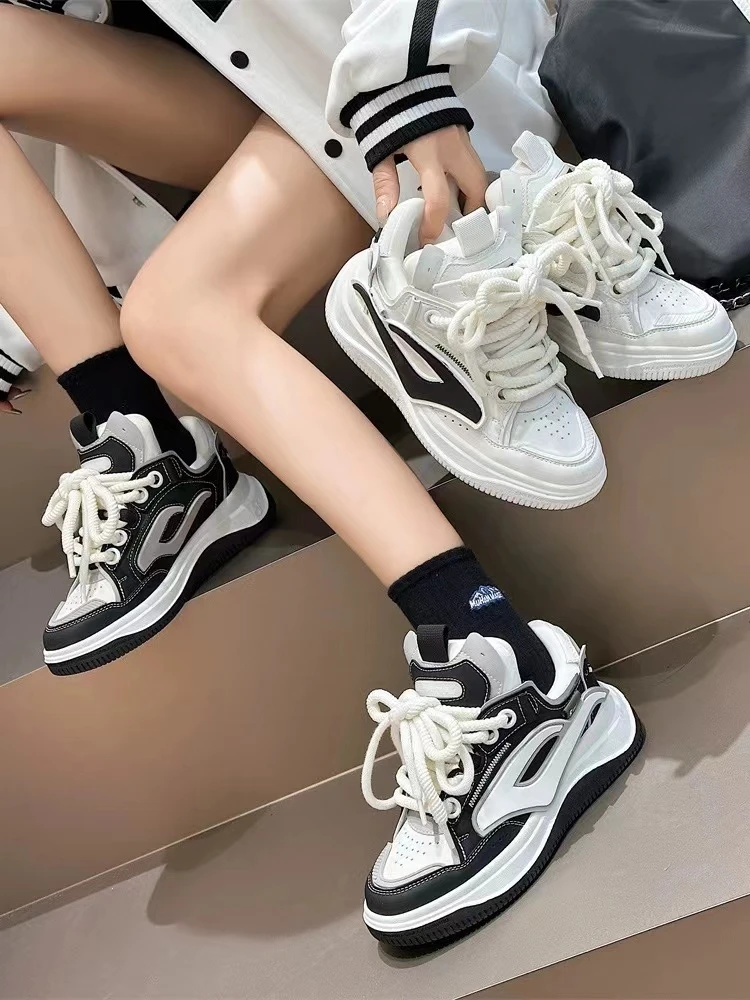 2024 new sports small white shoes casual increase leg length photos look good