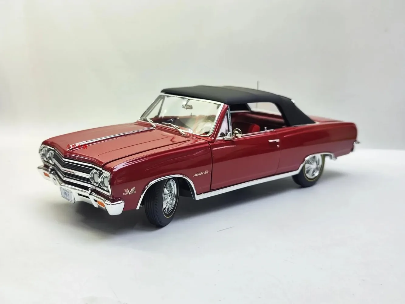 ACME 1:18 1965 Z16 Diecast Alloy Car Model Collectible