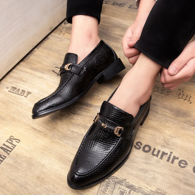 Men Luxury Italian Shoes Men Autumn Casual Dress Loafers Elegant Leather Brown Design Unique Business Moccasins Pointed Shoes