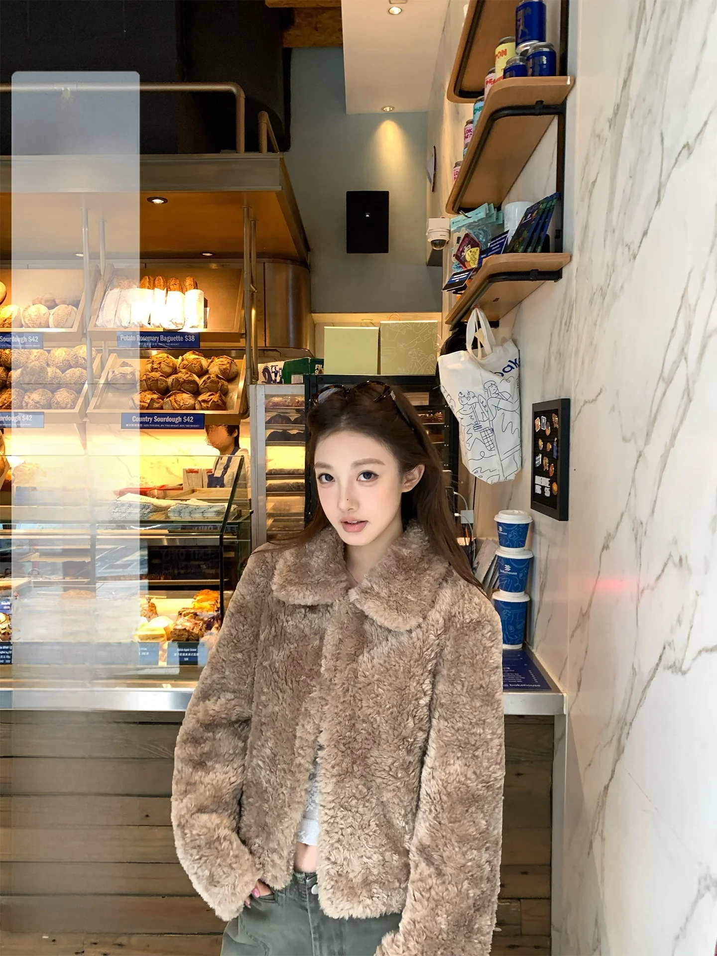 

Теплая женская куртка из искусственного меха с отложным воротником, экологичная, повседневная, удобная, молодежная, однотонная, универсальный крой