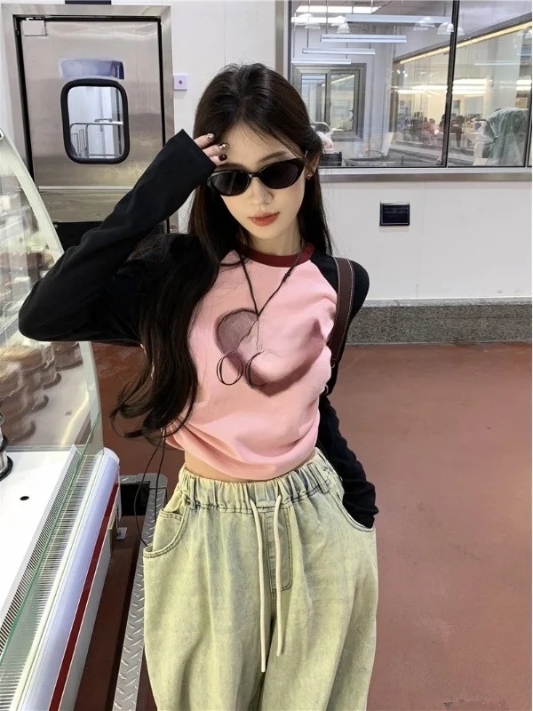 เสื้อยืดสไตล์อเมริกันเรโทรสำหรับสาวๆ ดีไซน์ฤดูใบไม้ร่วง-ฤดูหนาว ทรงเข้ารูป สายเดี่ยว ความยาวคลุมไหล่ แฟชั่นอินเทรนด์