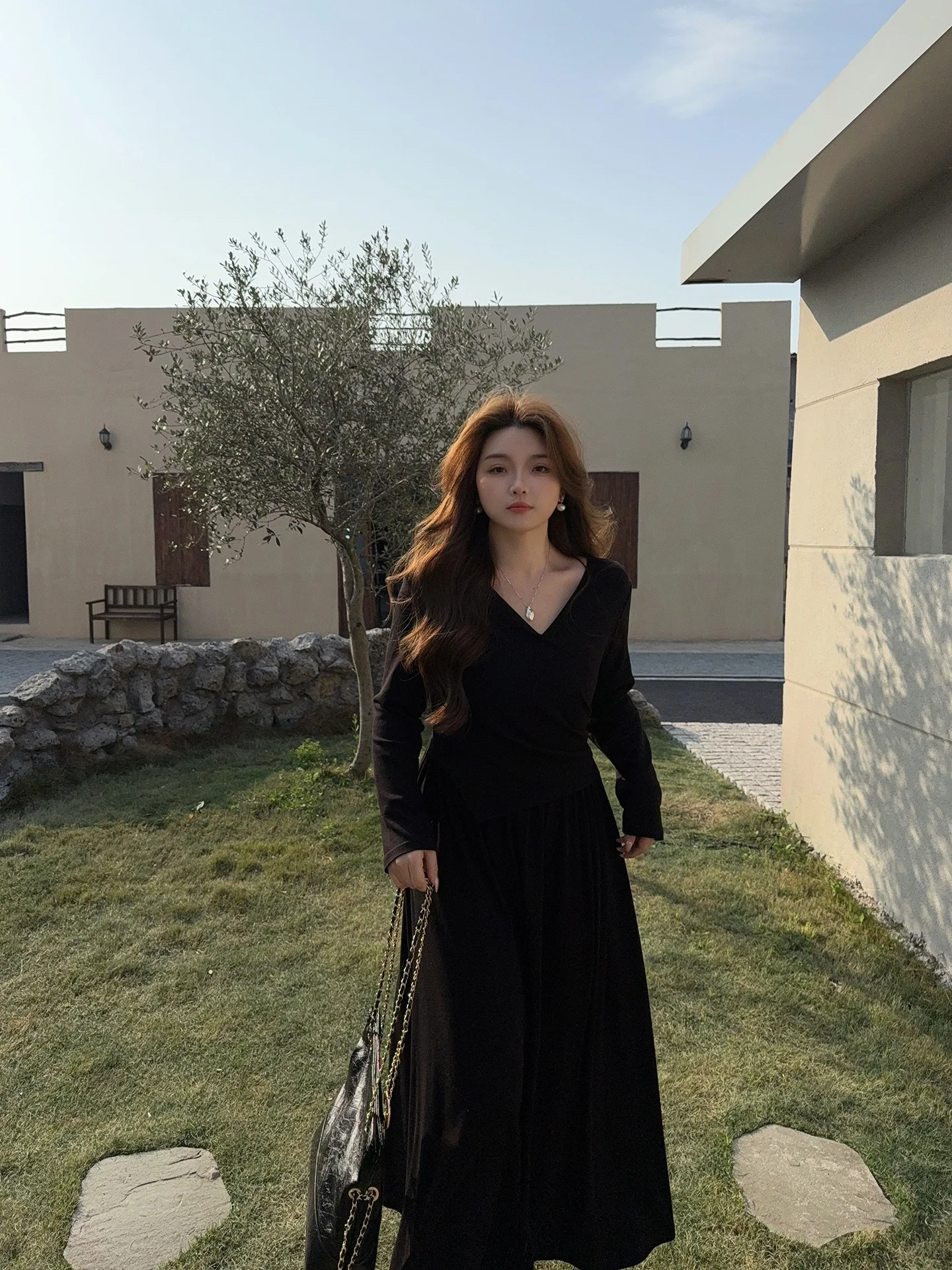 

Женское платье больших размеров из смесового хлопка с длинным рукавом, V-образным вырезом, А-силуэтом, дизайнерское, с эффектом утяжки талии, черное