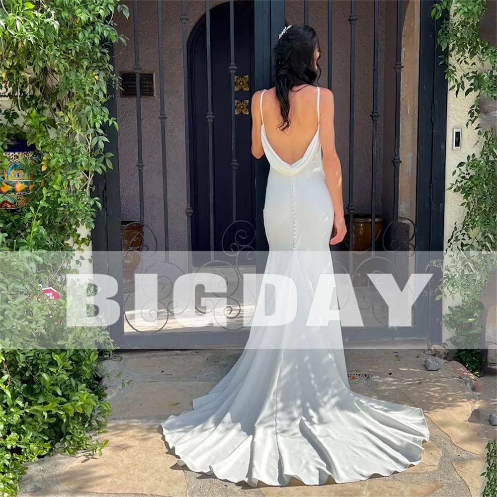 Elegant Mermaid Wedding Dress V-Neck Open Back Spaghetti Straps Sleeveless Bridal Gown Train Vestidos De Noiva Customized