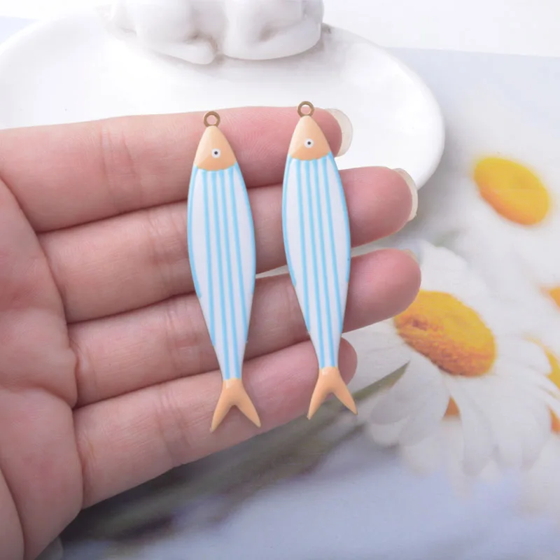 2 Stücke Meereslebewesen Langer Fisch Bunter Anhänger Kupfer Beidseitig Emailliert Große Fisch-Charms DIY Schmuckzubehör – Detail 8