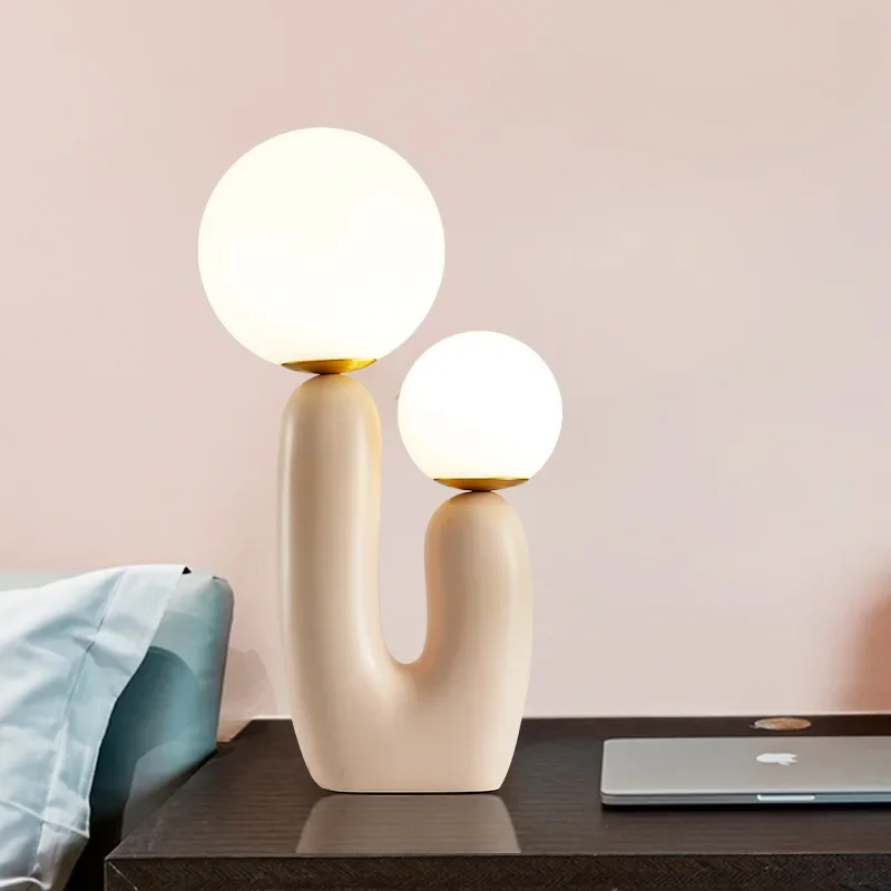 

Postmodern Design Pink Resin Double Frosted Glass Ball Table Lamp Nordic Creativity Bedroom Decoration LED Lighting Desktop