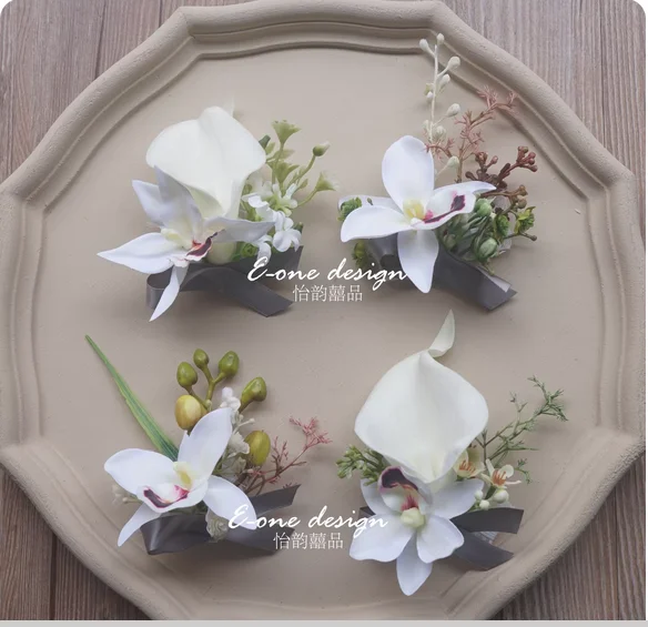 Forest lawn outdoor white and green wedding wedding bride groom bridesmaid groomsman brothers and sisters wrist flower.