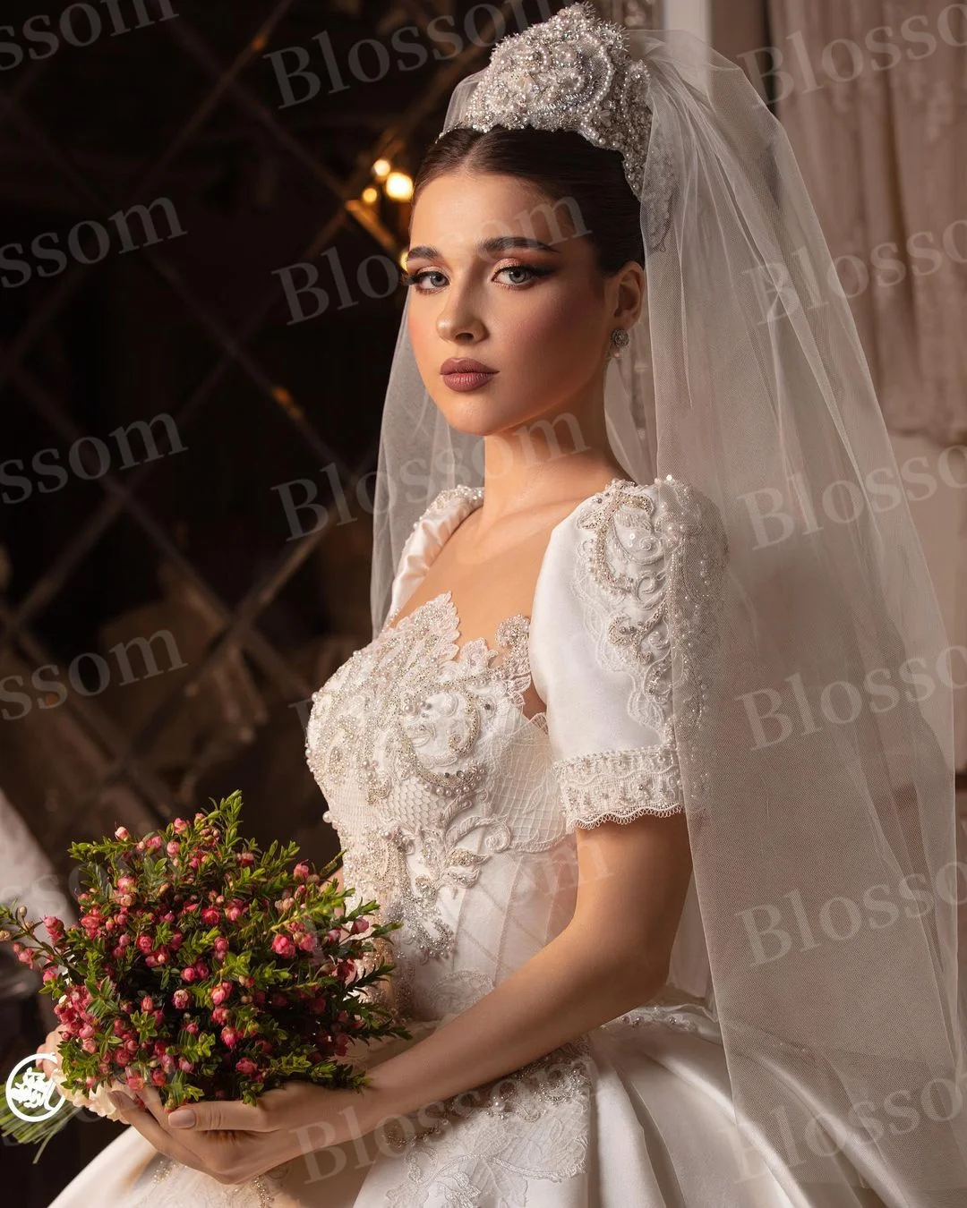 Appliques Lace Satin Luxury Wedding Dresses 2024 Ball Gown Beaded High-end Custom Bridal Dress Short Sleeve Marriage Gowns